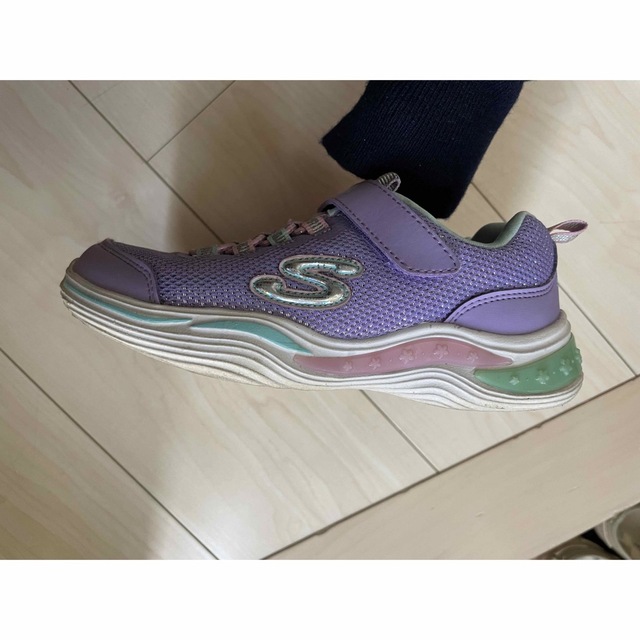 SKECHERS(スケッチャーズ)のSKECHERS スケッチャーズ S LIGHTS-POWER PETALS キッズ/ベビー/マタニティのキッズ靴/シューズ(15cm~)(スニーカー)の商品写真