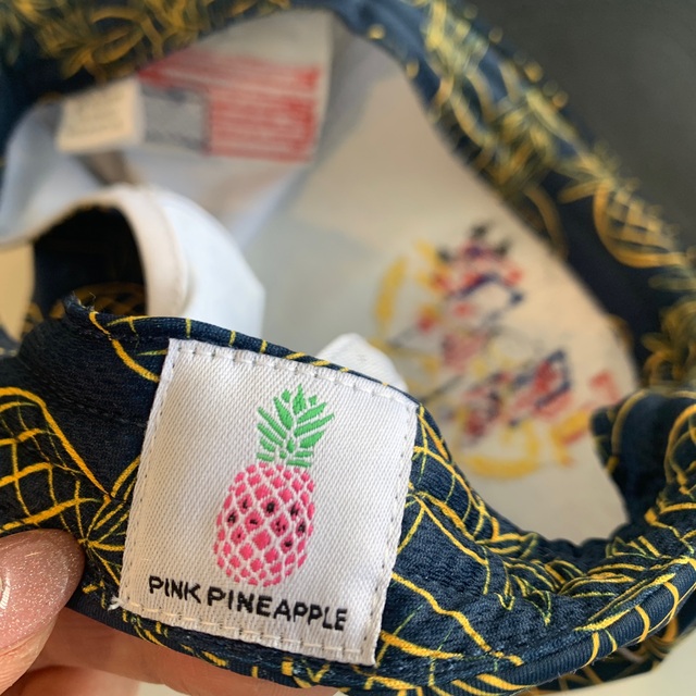 PINK PINEAPPLE(ピンクパイナップル）　キャップ　未使用品 メンズの帽子(キャップ)の商品写真