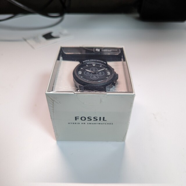 【新品未開封】[Fossil] スマートウォッチ Latitude HR Hyb