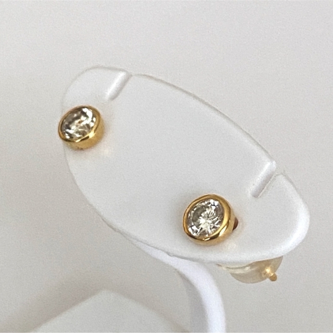 Valentino（ヴァレンティノ）K18 ダイヤモンドピアス　0.26ct