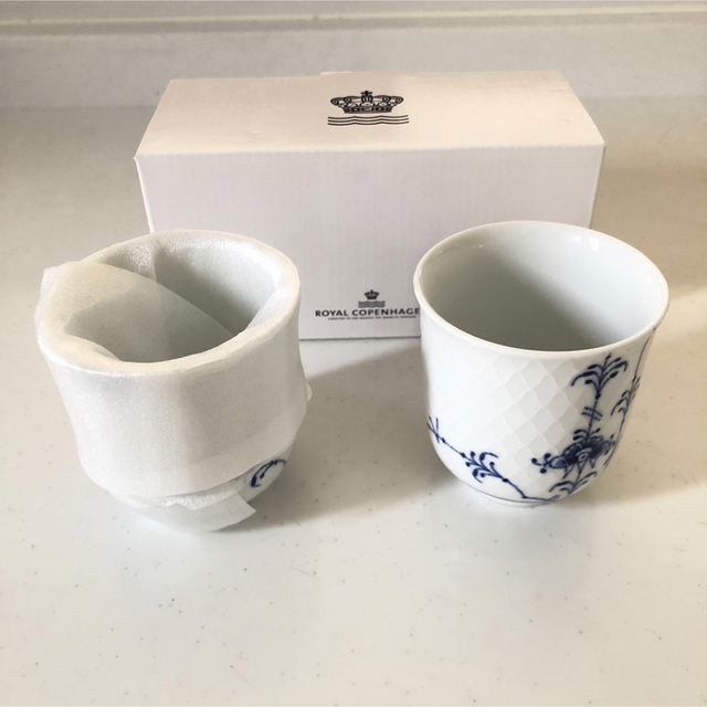 ROYAL COPENHAGEN(ロイヤルコペンハーゲン)の新品　ロイヤルコペンハーゲン　ブルーパルメッテ　湯呑み　２点 インテリア/住まい/日用品のキッチン/食器(食器)の商品写真