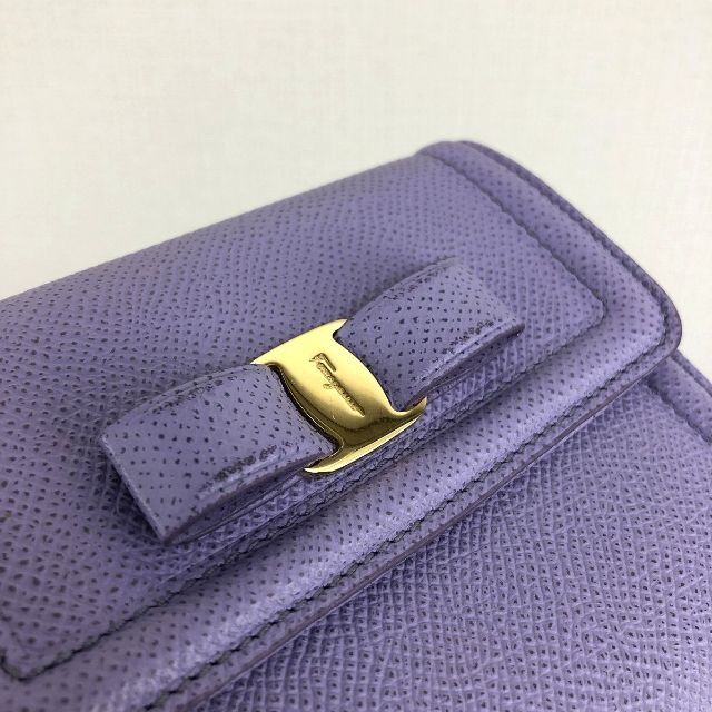 美品 Salvatore Ferragamo コンパクト財布 ヴァラ 302