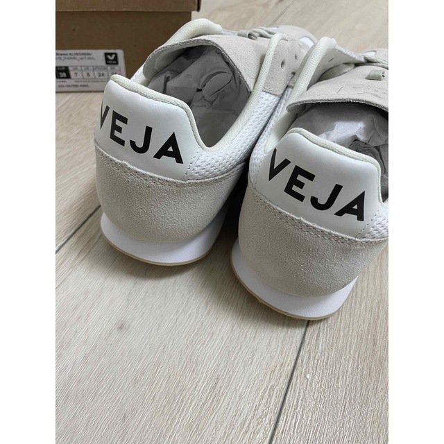 VEJA(ヴェジャ)のVEJA  新品未使用スニーカー　38 レディースの靴/シューズ(スニーカー)の商品写真