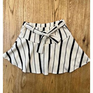 ザラキッズ(ZARA KIDS)の【ZARA】ストライプスカート　インナーパンツ付　116cm(パンツ/スパッツ)