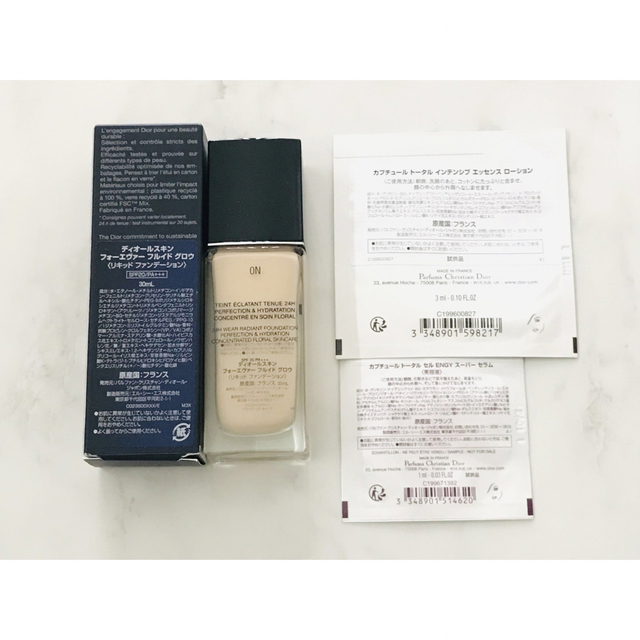 Dior(ディオール)のDior ❃ FOREVER SKIN GLOW 0N & sample set コスメ/美容のベースメイク/化粧品(ファンデーション)の商品写真