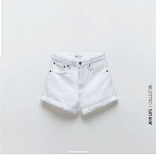 ザラ(ZARA)のZARA　ロールアップ　ショートパンツ　ホワイト　デニム(ショートパンツ)