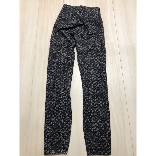 美品 lululemon align pants スポーツ/アウトドアのトレーニング/エクササイズ(ヨガ)の商品写真