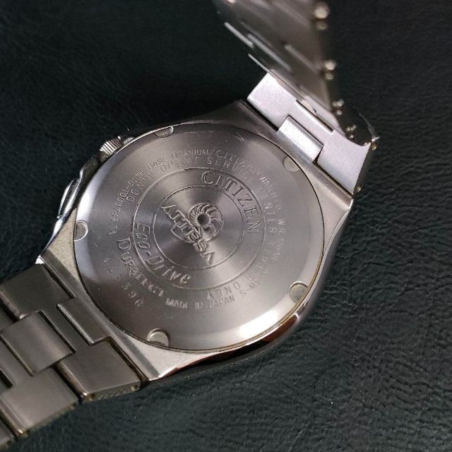 美品【訳アリ稼働品】CITIZEN　アテッサ　H410  チタン　ホワイト