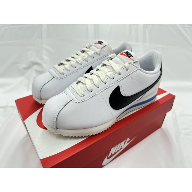 NIKE(ナイキ)のNike Cortez White and Blackナイキコルテッツ 23cm レディースの靴/シューズ(スニーカー)の商品写真