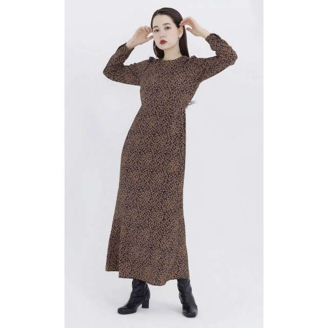 TINA JOJUN パフスリーブ ワンピース(ネイビー)の通販 by りさ's shop ...