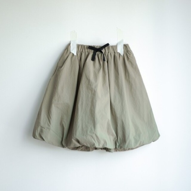 LOWRYS FARM(ローリーズファーム)のLOWRYSFARM ナイロンバルーンスカート L キッズ/ベビー/マタニティのキッズ服女の子用(90cm~)(スカート)の商品写真