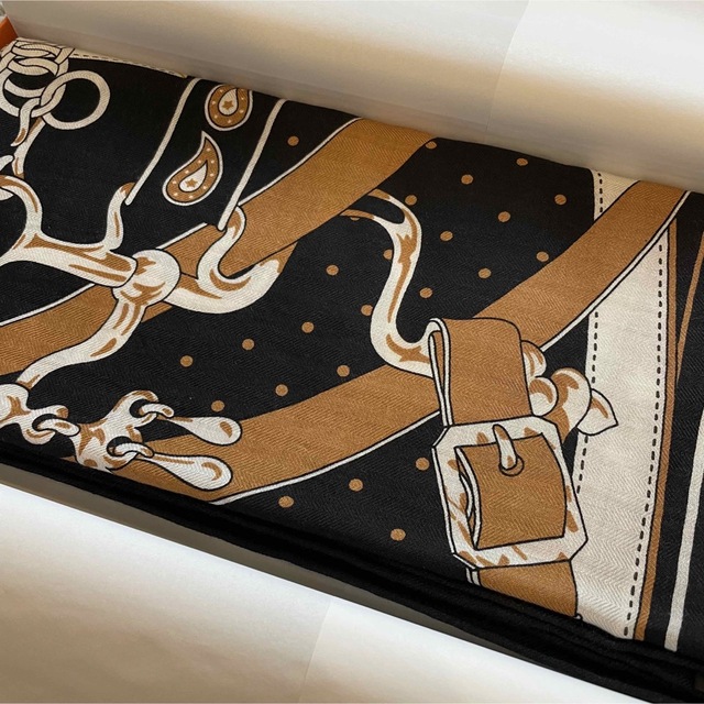 HERMES - ✨2023SS最新作✨国内定価以下✨バンダナ カシシル 140 HERMES - ✨2023SS最新作✨国内定価以下✨バンダナ カシシル 140