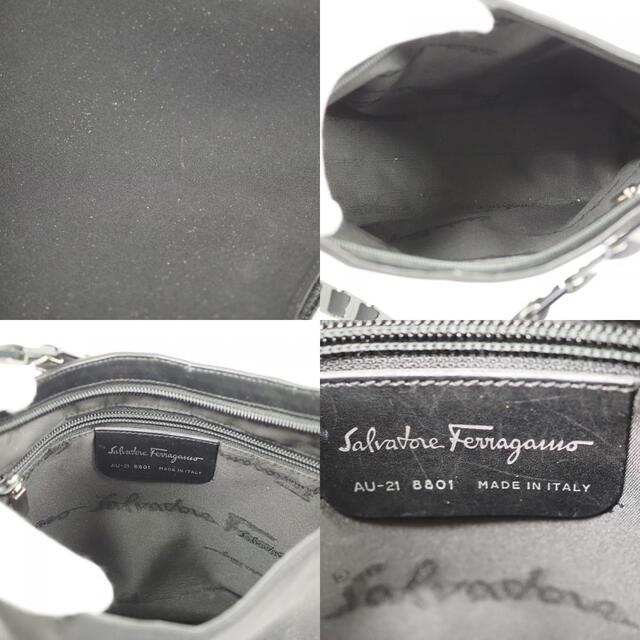 Salvatore Ferragamo(サルヴァトーレフェラガモ)のサルヴァトーレフェラガモ Salvatore Ferragamo ショルダーバッグ
 ヴァラ AU-21 8801 ブラック レディースのバッグ(ショルダーバッグ)の商品写真