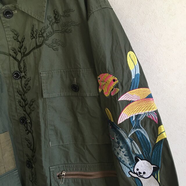 CUNE 泳ぐ猫のミリタリージャケット キューン