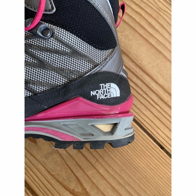 THE NORTH FACE(ザノースフェイス)のノースフェイスゴアテックス登山靴 スポーツ/アウトドアのアウトドア(登山用品)の商品写真