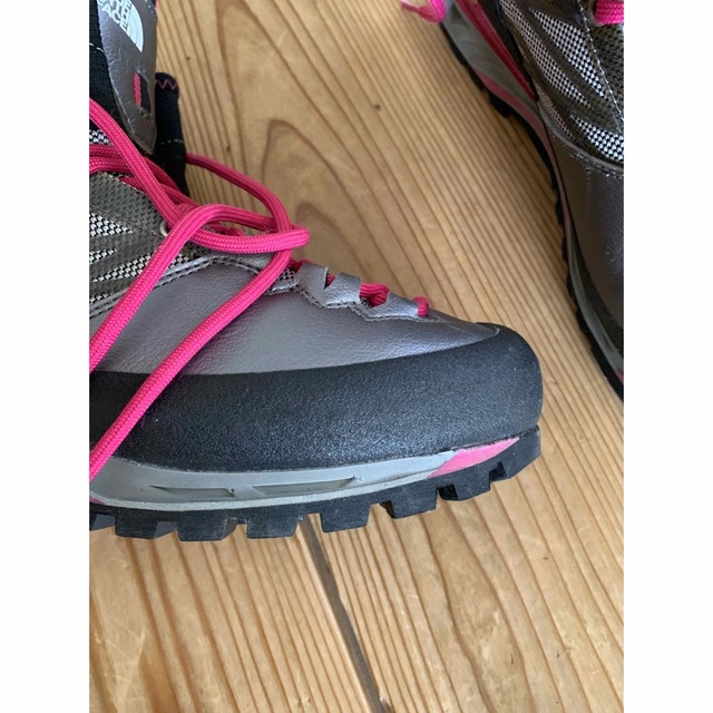 THE NORTH FACE(ザノースフェイス)のノースフェイスゴアテックス登山靴 スポーツ/アウトドアのアウトドア(登山用品)の商品写真