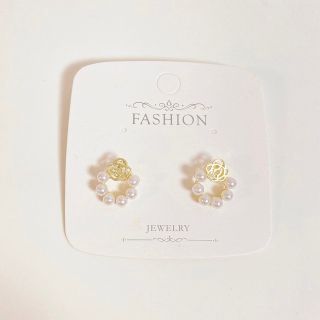 ピアス　パール　シンプル　ゴールド(ピアス)