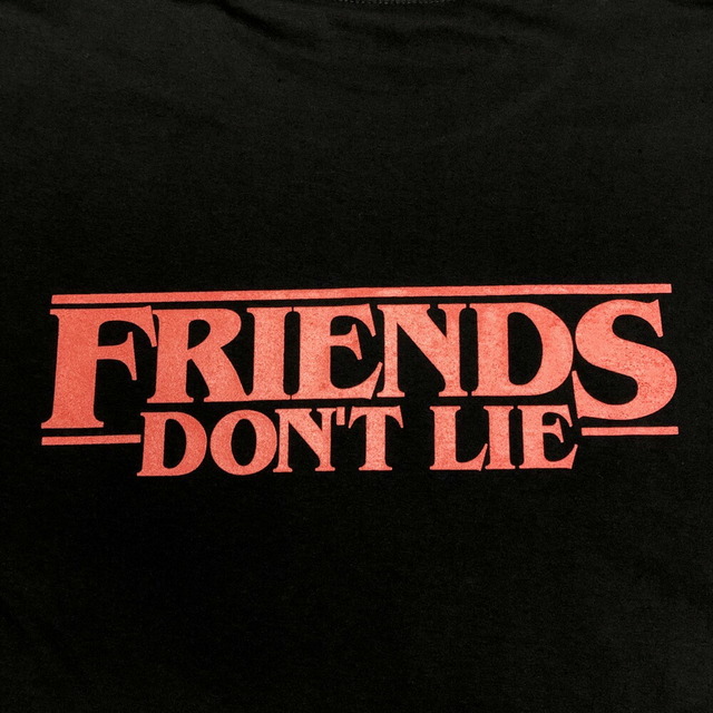 ストレンジャー・シングス STRANGER THINGS ""FRIENDS DON'T LIE"" プリント ロンT 長袖 ロングスリーブ Tシャツ サイズ：Men's XL位 ブラック 新品