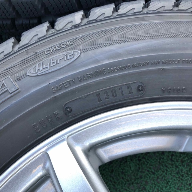 Goodyear(グッドイヤー)の【美品GOODYEAR ICE NAVI ZEA】175/70R14社外アクア等 自動車/バイクの自動車(タイヤ・ホイールセット)の商品写真