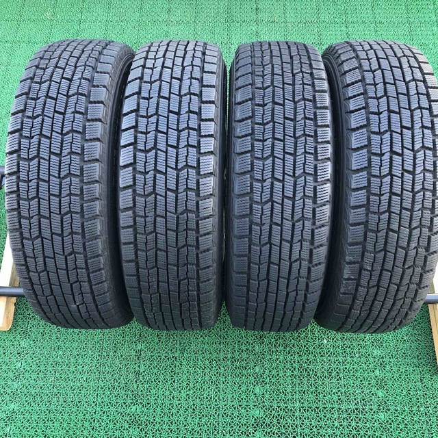 Goodyear(グッドイヤー)の【美品GOODYEAR ICE NAVI ZEA】175/70R14社外アクア等 自動車/バイクの自動車(タイヤ・ホイールセット)の商品写真