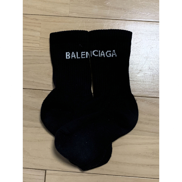 Balenciaga(バレンシアガ)のBalenciaga ロゴソックス プリントスポンジ　ブラック＆ホワイト レディースのレッグウェア(ソックス)の商品写真