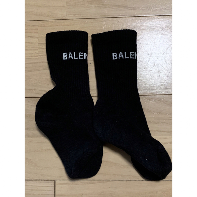 Balenciaga(バレンシアガ)のBalenciaga ロゴソックス プリントスポンジ　ブラック＆ホワイト レディースのレッグウェア(ソックス)の商品写真