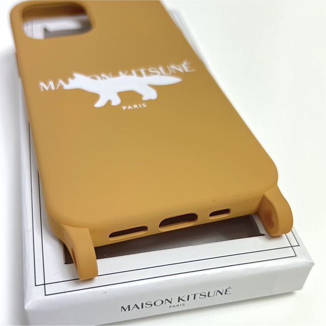 MAISON KITSUNE'(メゾンキツネ)のメゾンキツネ ネック ストラップ iphone12 12pro アイフォンケース スマホ/家電/カメラのスマホアクセサリー(iPhoneケース)の商品写真