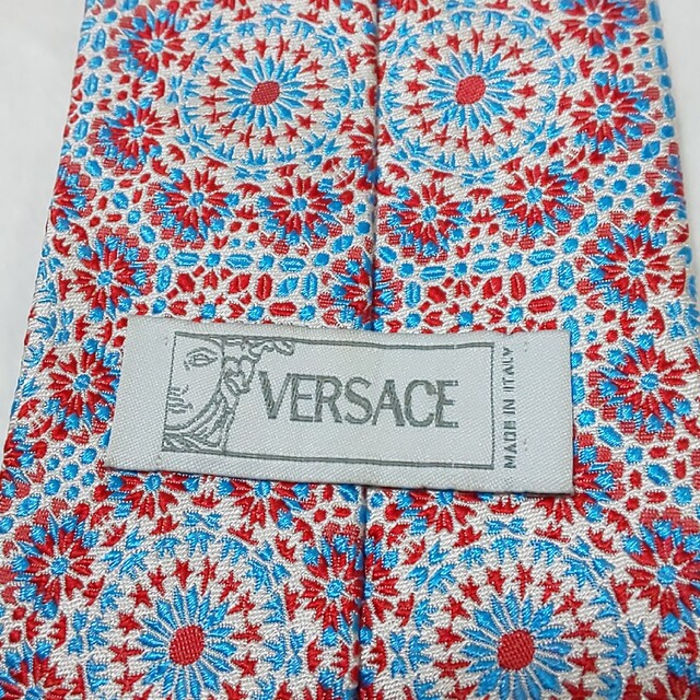 VERSACE(ヴェルサーチ)の【極希少】VERSACE 刺繍総柄 シルクネクタイ ワンポイントメデューサ メンズのファッション小物(ネクタイ)の商品写真