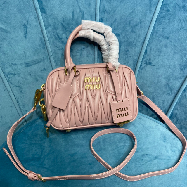 MIU MIU ミュウミュウ マテラッセレザートップハンドルバッグ-