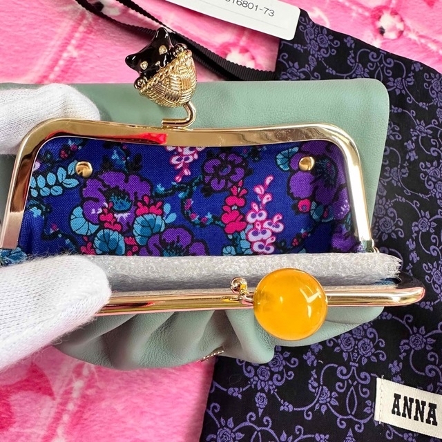 【最新作】幸運カラー★縁起猫ちゃんのアナスイ二つ折り財布★ANNA SUI レディースのファッション小物(財布)の商品写真