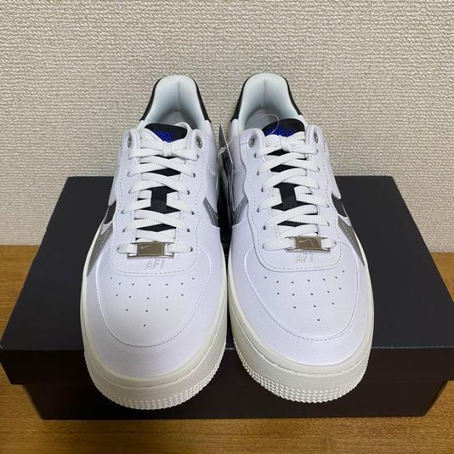 NIKE(ナイキ)の24cm【新品】ナイキ エアフォース1 プラットフォーム LV8 レディースの靴/シューズ(スニーカー)の商品写真