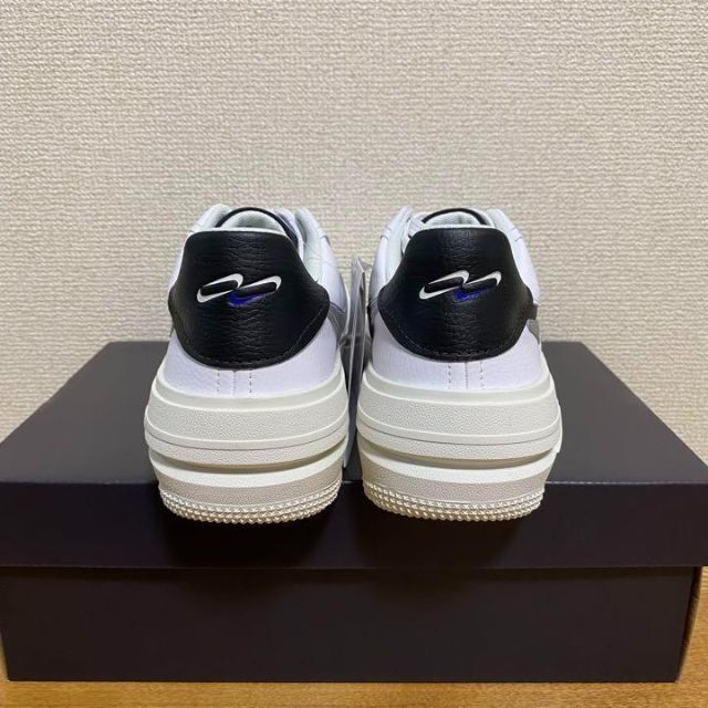 NIKE(ナイキ)の24cm【新品】ナイキ エアフォース1 プラットフォーム LV8 レディースの靴/シューズ(スニーカー)の商品写真