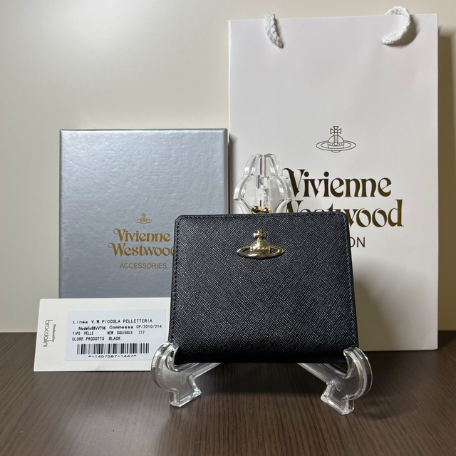 Vivienne Westwood(ヴィヴィアンウエストウッド)の✨新品✨ヴィヴィアンウエストウッド  二つ折り財布 レディースのファッション小物(財布)の商品写真