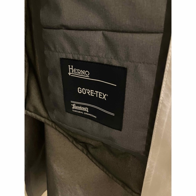 HERNO(ヘルノ)のHERNO ヘルノ ラミナーゴアテックス ステンカラーコート グレージュ メンズのジャケット/アウター(ステンカラーコート)の商品写真