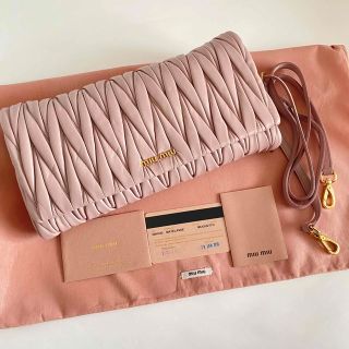 ミュウミュウ マトラッセ（グレー/灰色系）の通販 41点 | miumiuを買う