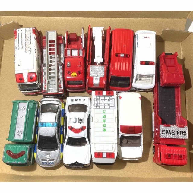 Takara Tomy(タカラトミー)のトミカ 働く車 (S30) セット エンタメ/ホビーのおもちゃ/ぬいぐるみ(ミニカー)の商品写真