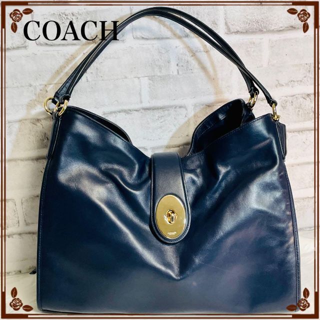 COACH(コーチ)の【極美品】コーチ　大容量ショルダーバック　レザー　ネイビー レディースのバッグ(ショルダーバッグ)の商品写真