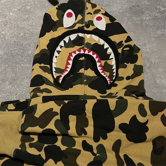 A BATHING APE(アベイシングエイプ)の1ST CAMO SHARK FULL ZIP HOODIE メンズのトップス(パーカー)の商品写真