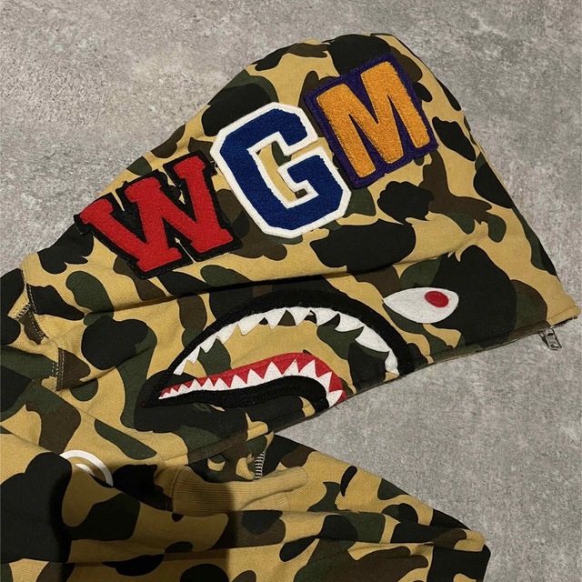 A BATHING APE(アベイシングエイプ)の1ST CAMO SHARK FULL ZIP HOODIE メンズのトップス(パーカー)の商品写真