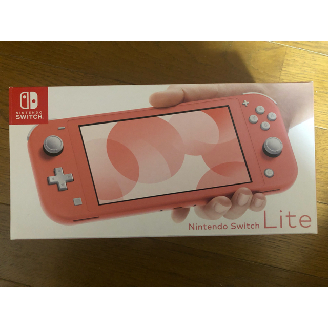 Nintendo Switch Lite　Coral