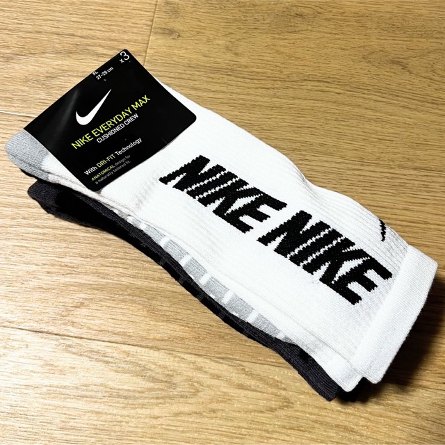 NIKE(ナイキ)の【新品・未使用】ナイキ エブリデイ クッションド クルー ソックス (3足) メンズのレッグウェア(ソックス)の商品写真