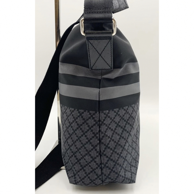Gucci(グッチ)のGUCCI ナイロンショルダーバッグ ディアマンテ 黒 斜めがけ シェリーライン メンズのバッグ(ショルダーバッグ)の商品写真