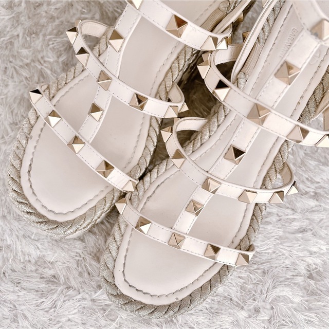 valentino ヴァレンティノ ロックスタッズ ウェッジサンダル valentino ヴァレンティノ ロックスタッズ ウェッジサンダル
