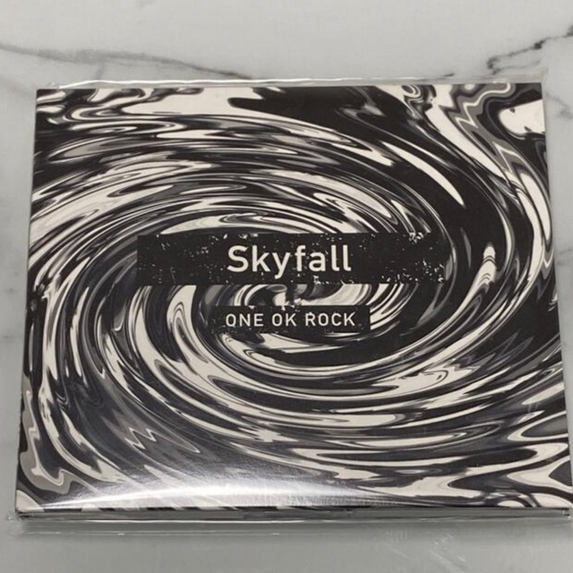 ONE OK ROCK(ワンオクロック)のONE OK ROCK SKY FALL エンタメ/ホビーのCD(ポップス/ロック(邦楽))の商品写真