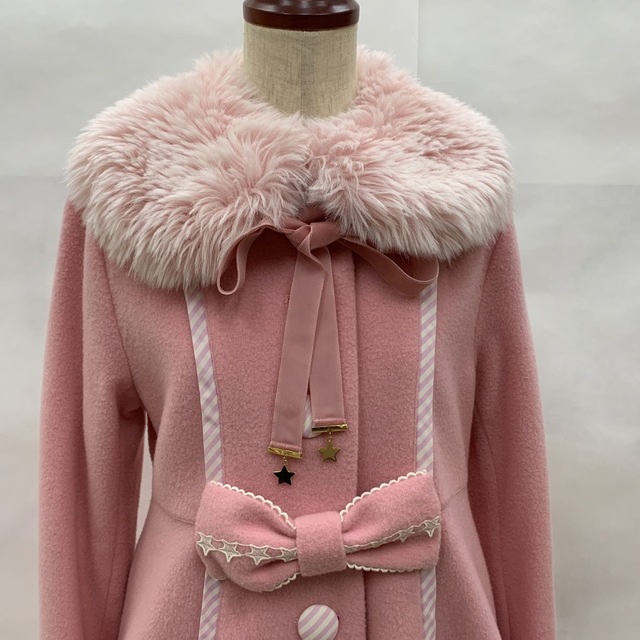Angelic Prettyのピンクのコート