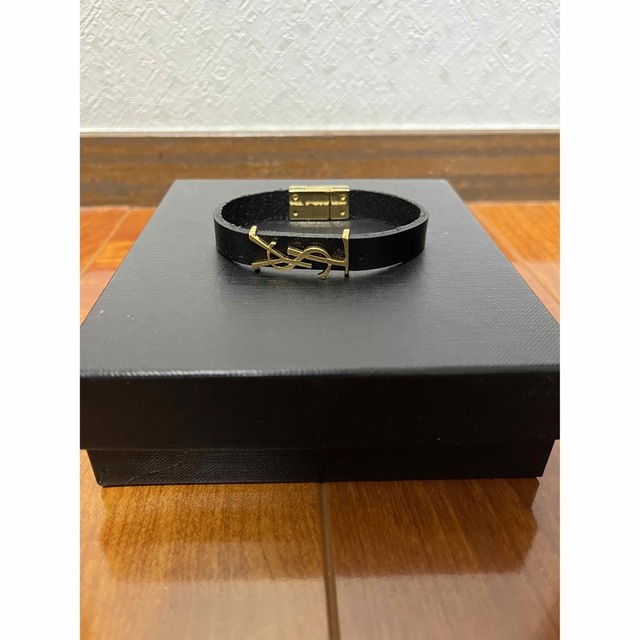 Saint Laurent(サンローラン)のsaintlaurent サンローラン YSLロゴ ブレスレット レディースのアクセサリー(ブレスレット/バングル)の商品写真