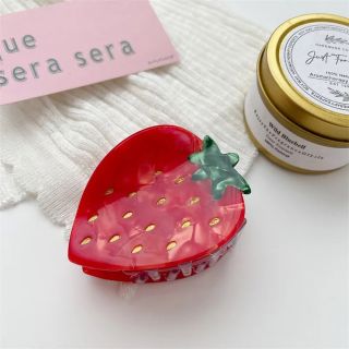 Strawberry Hair Claw  ストロベリー　ヘアクリップ　バレッタ(バレッタ/ヘアクリップ)