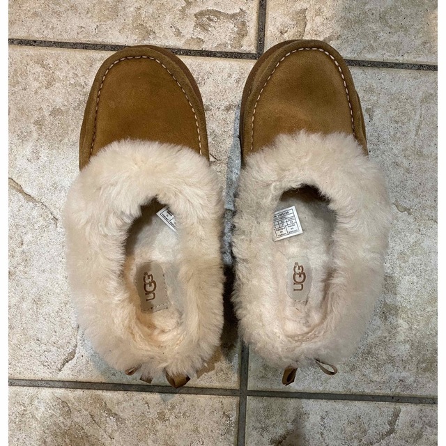 UGG - UGG スリッポン モカシンの通販 by ALOHA𓇼𓆉's shop UGG - UGG スリッポン モカシンの通販 by ALOHA𓇼𓆉's shop