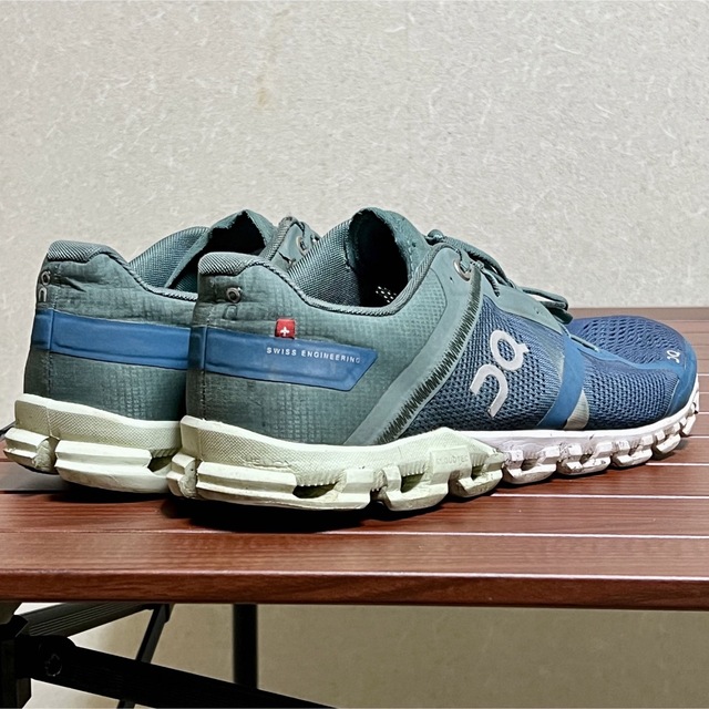 On - ランニングシューズ On Cloudflow 26.5cmの通販 by でかみ's shop