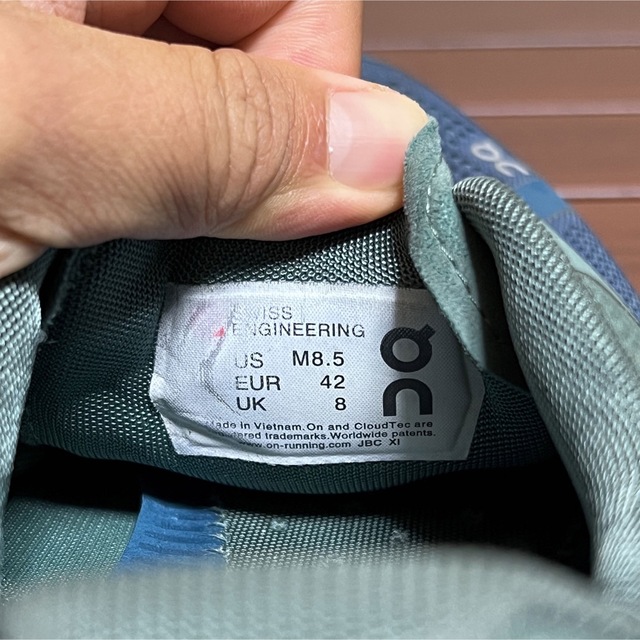 On - ランニングシューズ On Cloudflow 26.5cmの通販 by でかみ's shop